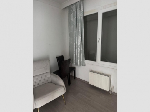 Esenyurt Zafer mahallesi hayat Park 4 sitesi kiralık 2+1